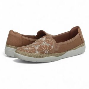 Clarks Elaina Harbor NWT Embroidered Jute-Trimmed Flats in Warm Beige Sz 9 Wide